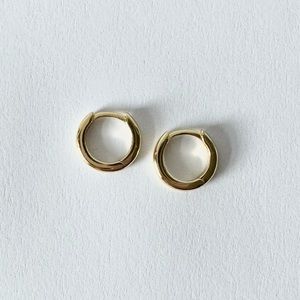 SHASHI Katerina 18k Gold Vermeil Huggie Hoop Earrings